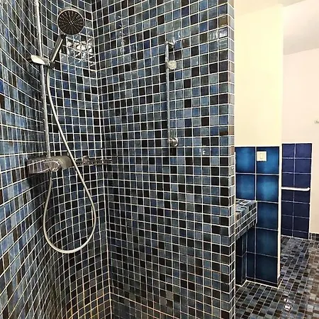 Lägenhet A Antheor Avec Vaste Piscine, Vue Et Montagne *