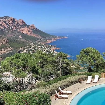 Lägenhet A Antheor Avec Vaste Piscine, Vue Et Montagne Saint-Raphaël