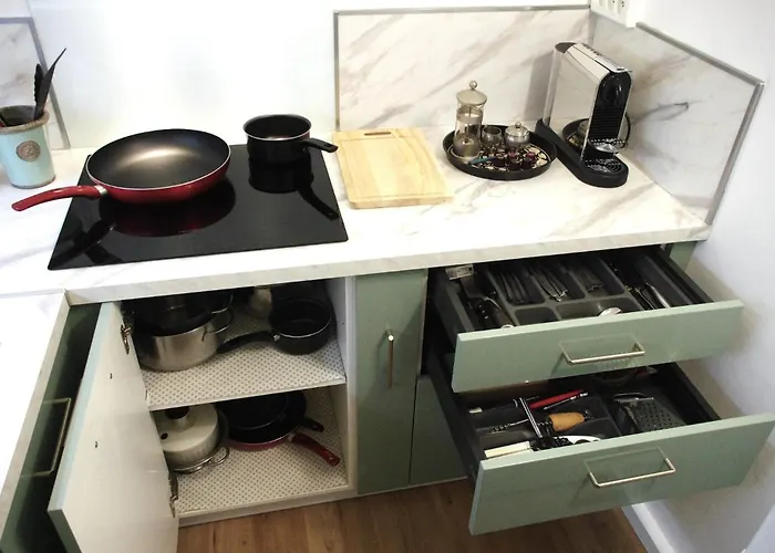 A Antheor Avec Vaste Piscine, Vue Et Montagne