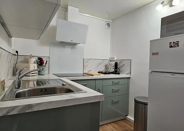 Apartment A Antheor Avec Vaste Piscine, Vue Et Montagne *